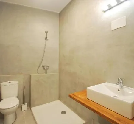 Sleeps 8 With Pool