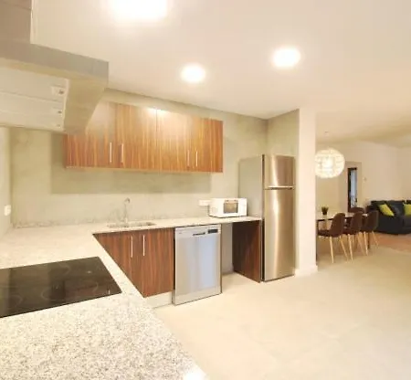 Sleeps 8 With Pool 别墅 巴古尔
