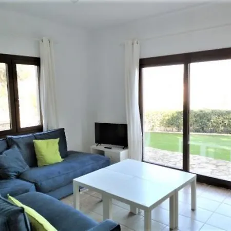 Sleeps 8 With Pool